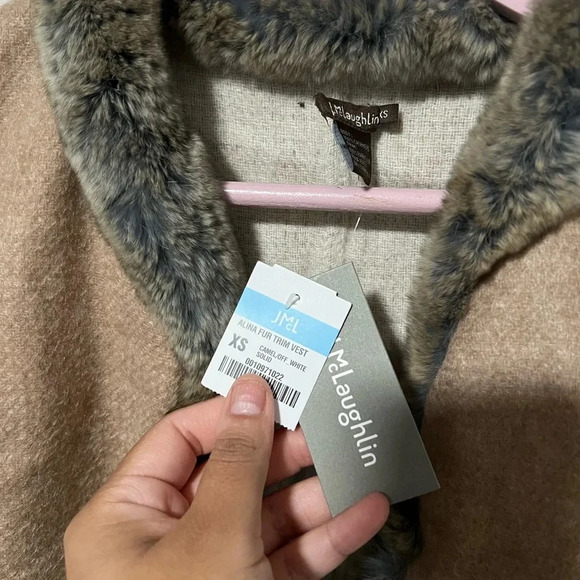 NWT J. McLaughlin Alina Cashmere Fur Trim Vest Reversible Size XS - Picture 11 of 11